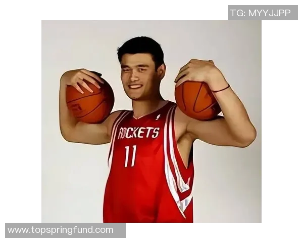 姚明带领火箭队迎战八一队的经典对决回顾与精彩瞬间分析