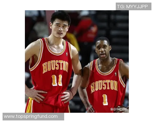 姚明在球赛中的精彩表现与传奇生涯回顾