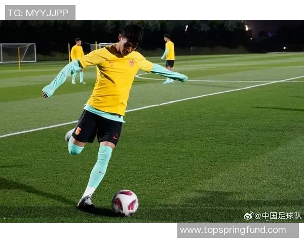 国足8号球衣背后的足球明星故事与荣耀之路 国足8号球衣背后的足球明星故事与荣耀之路