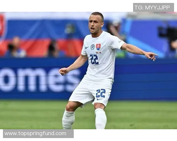 乌克兰足球现役明星球员全名单及其成就解析 乌克兰足球现役明星球员全名单及其成就解析